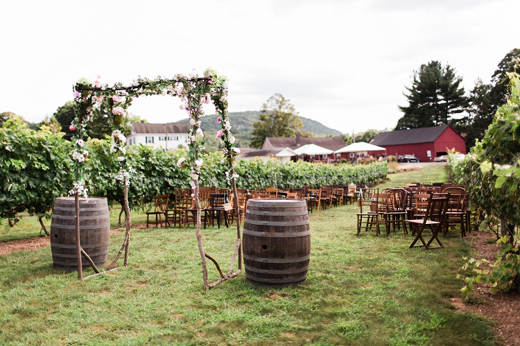 rosedale_farm_and_vineyard_simsbury_ct_romantic_modern_wedding_photos