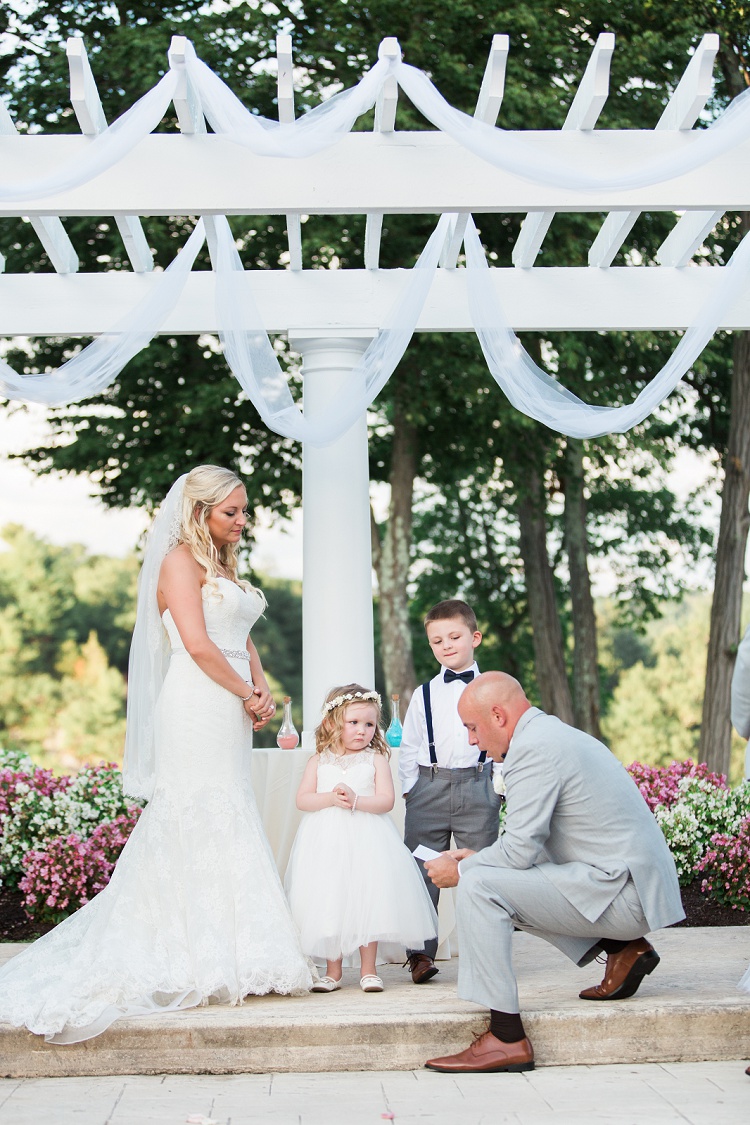 the_waterview_monroe_ct_classic_timeless_romantic_wedding_photos_ve